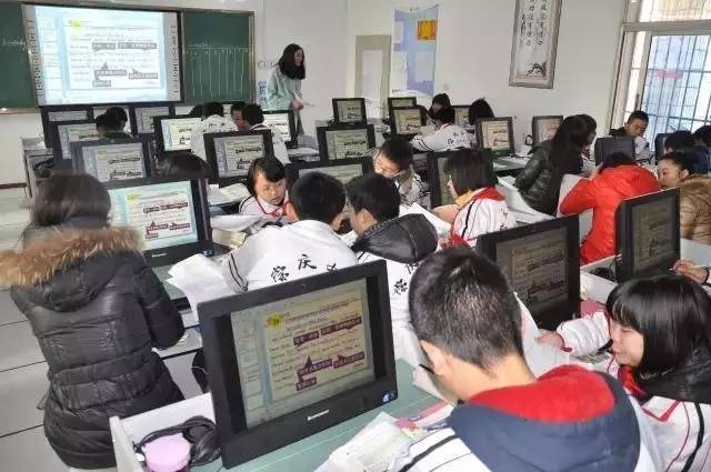 互聯(lián)網(wǎng)+時(shí)代下多媒體技術(shù)助力學(xué)校實(shí)現(xiàn)彎道超車(chē)